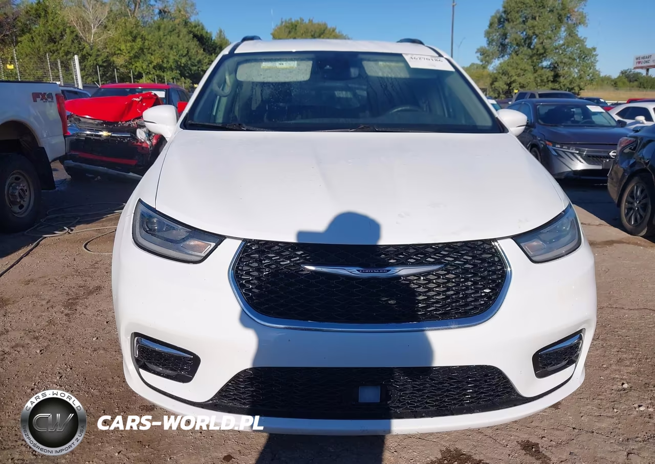 2021 Chrysler Pacifica Touring VIN:2C4RC1FG8MR592932 - 12