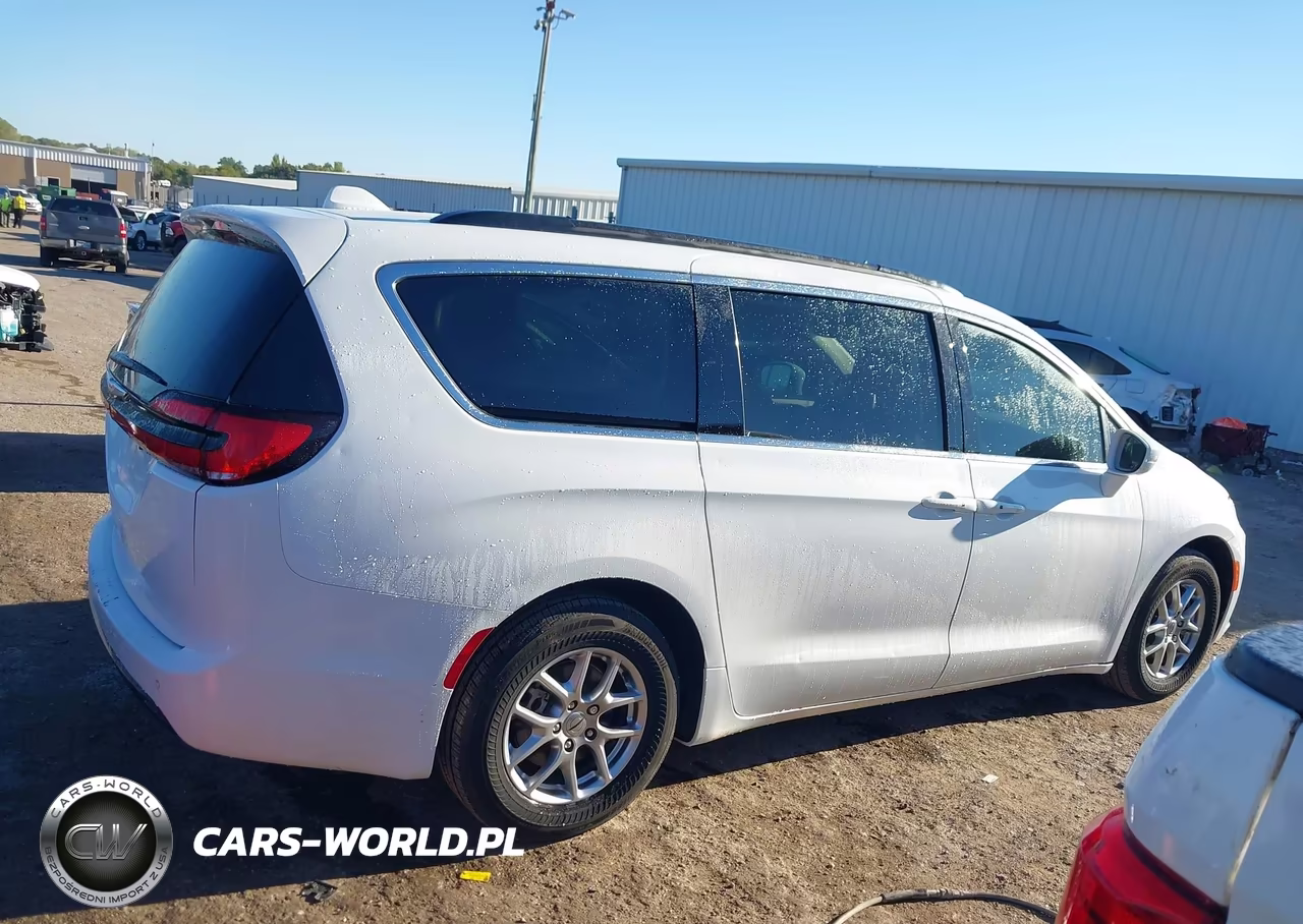 2021 Chrysler Pacifica Touring VIN:2C4RC1FG8MR592932 - 13