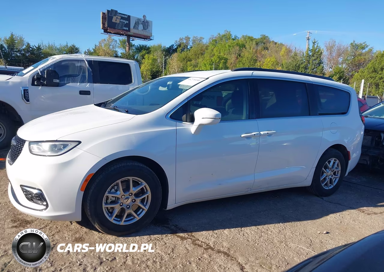 2021 Chrysler Pacifica Touring VIN:2C4RC1FG8MR592932 - 14