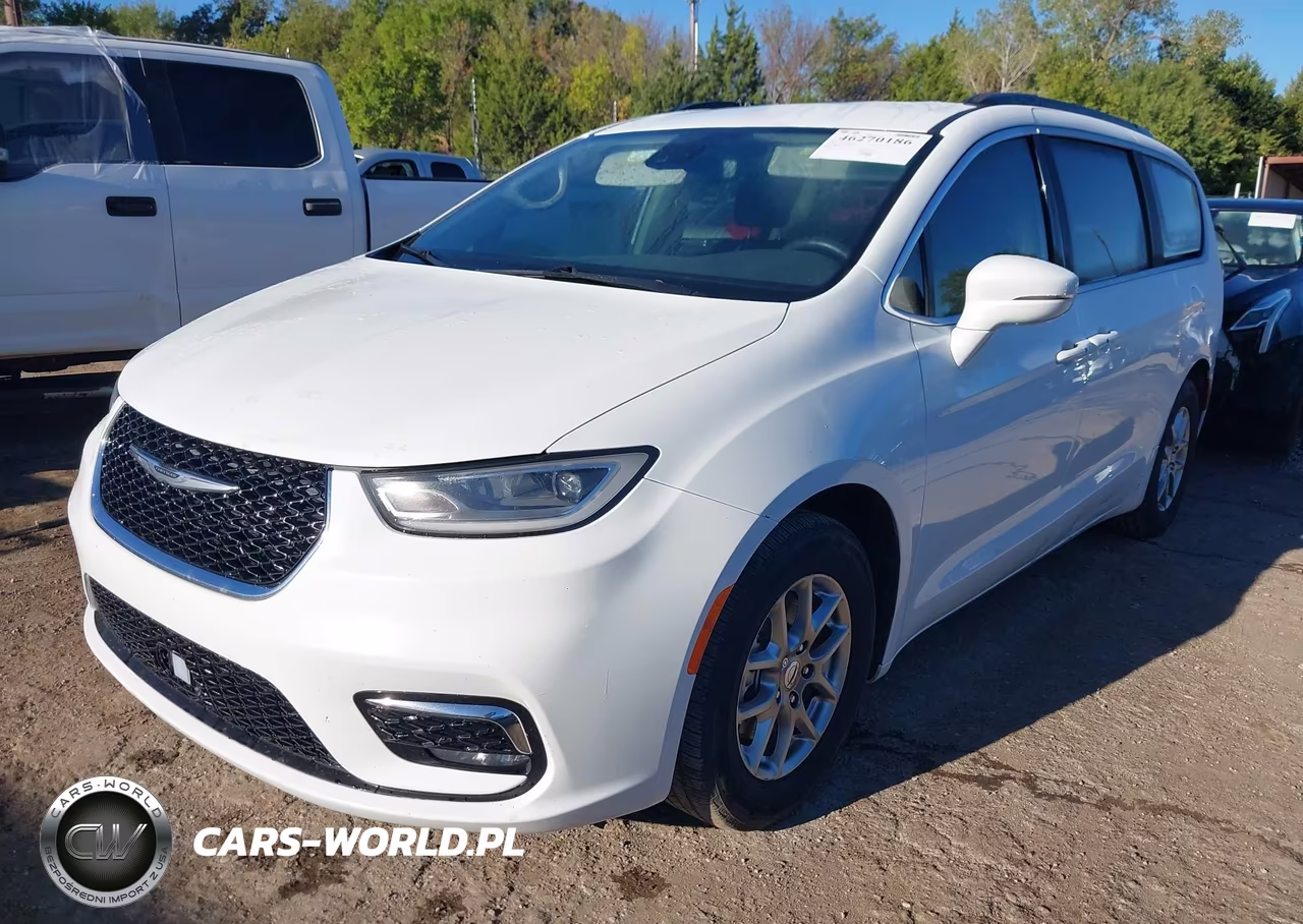 2021 Chrysler Pacifica Touring VIN:2C4RC1FG8MR592932 - 2