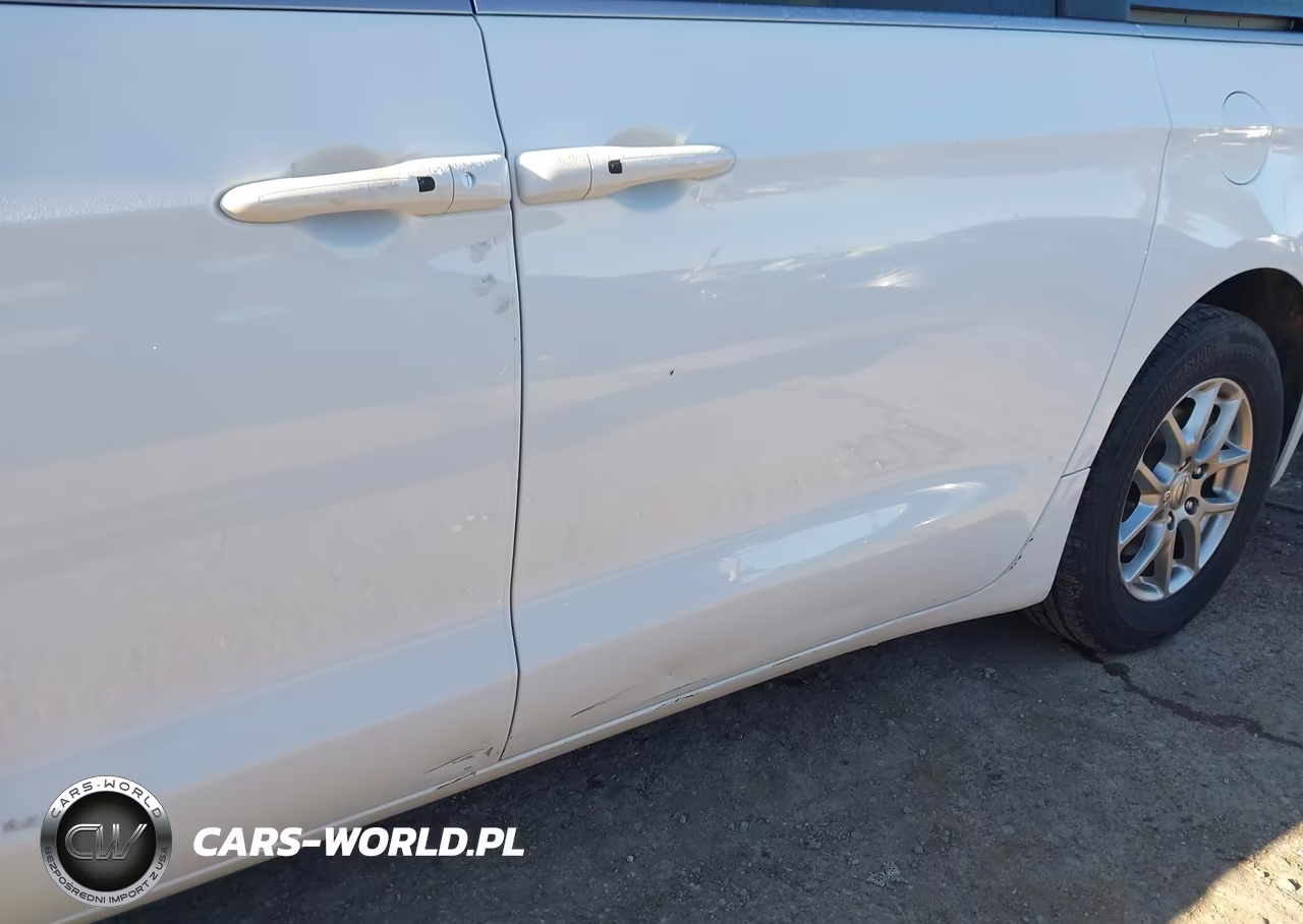 2021 Chrysler Pacifica Touring VIN:2C4RC1FG8MR592932 - 6