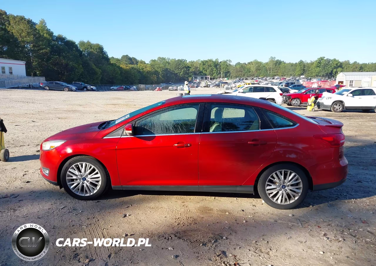 2018 Ford Focus Titanium VIN:1FADP3J26JL314935 - 14