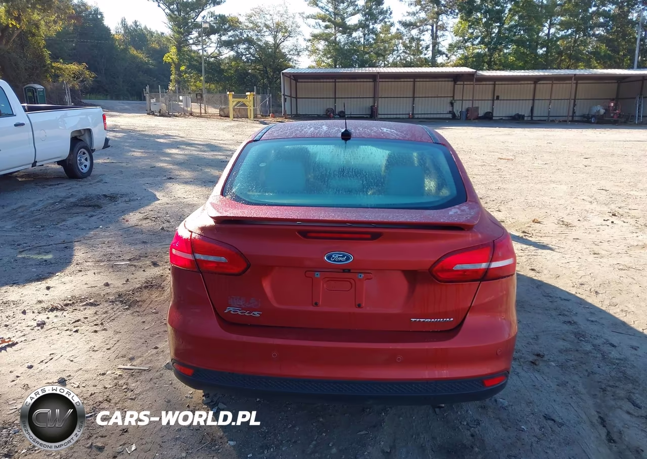 2018 Ford Focus Titanium VIN:1FADP3J26JL314935 - 16
