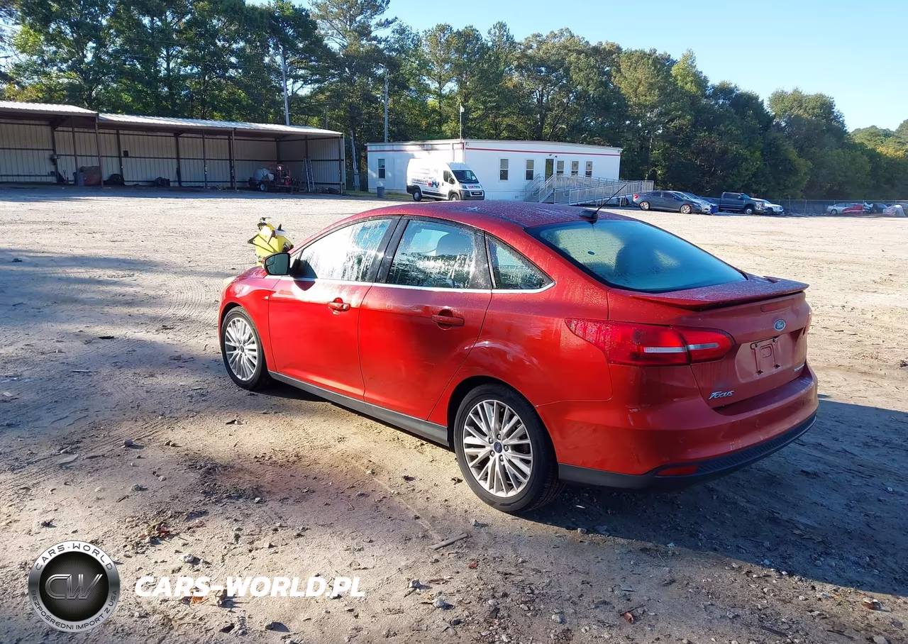 2018 Ford Focus Titanium VIN:1FADP3J26JL314935 - 3