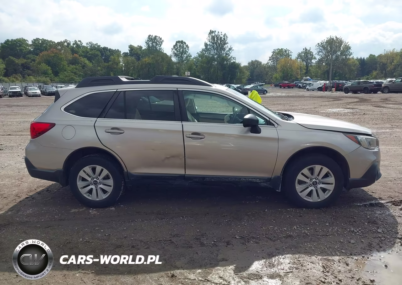 2018 Subaru Outback 2.5I Premium VIN:4S4BSADC5J3258779 - 13