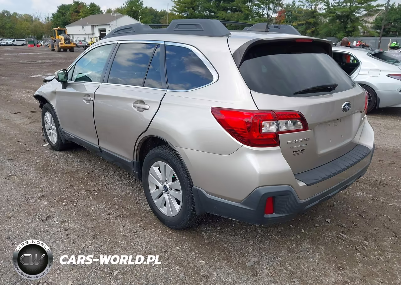 2018 Subaru Outback 2.5I Premium VIN:4S4BSADC5J3258779 - 3