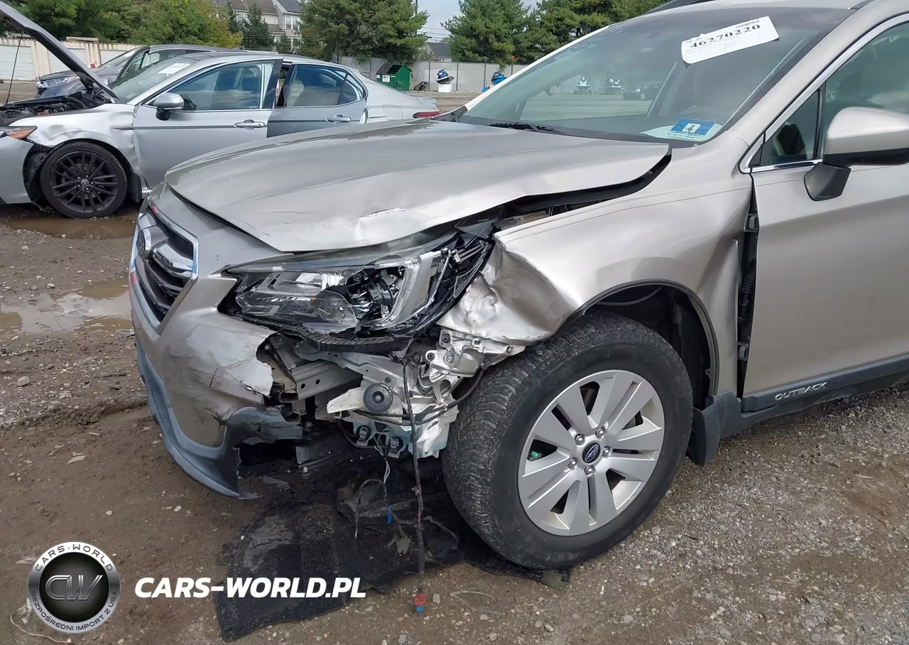 2018 Subaru Outback 2.5I Premium VIN:4S4BSADC5J3258779 - 6