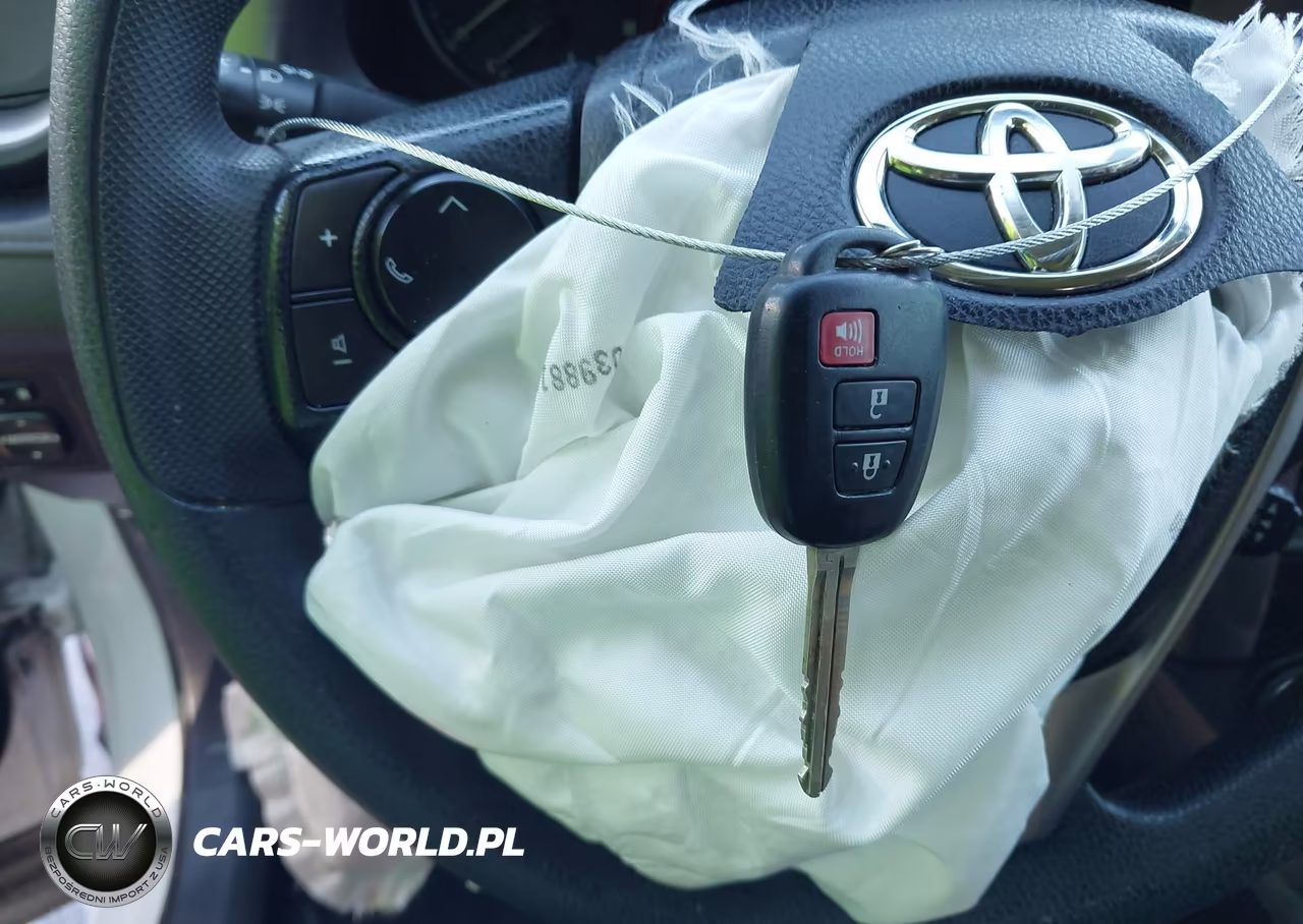 2018 Toyota Rav4 Le VIN:JTMBFREVXJD251232 - 11