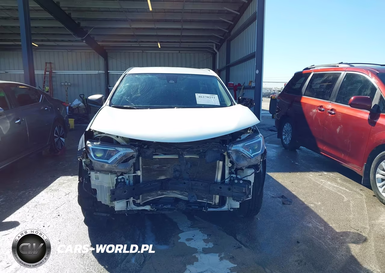 2018 Toyota Rav4 Le VIN:JTMBFREVXJD251232 - 13