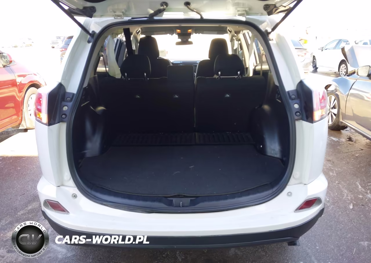 2018 Toyota Rav4 Le VIN:JTMBFREVXJD251232 - 18