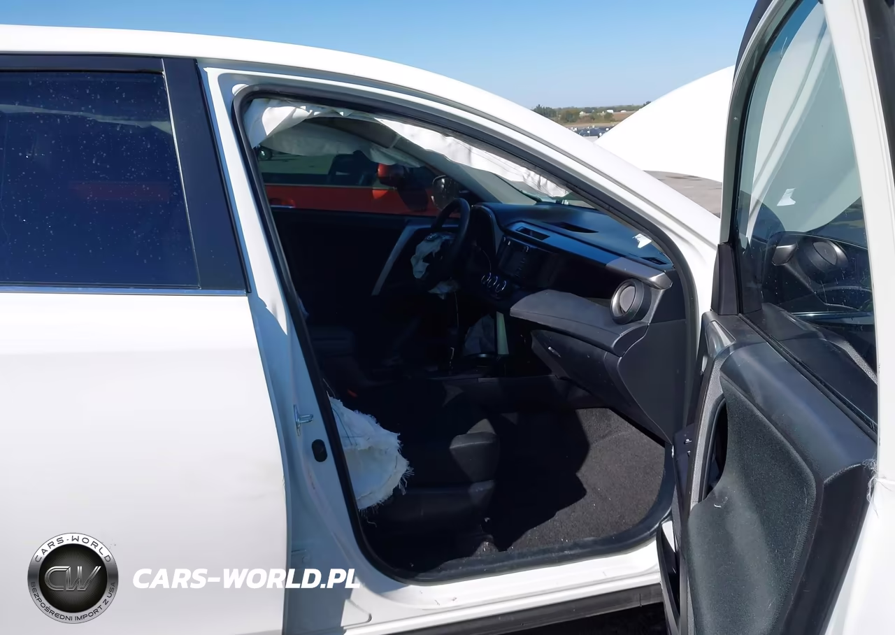 2018 Toyota Rav4 Le VIN:JTMBFREVXJD251232 - 5