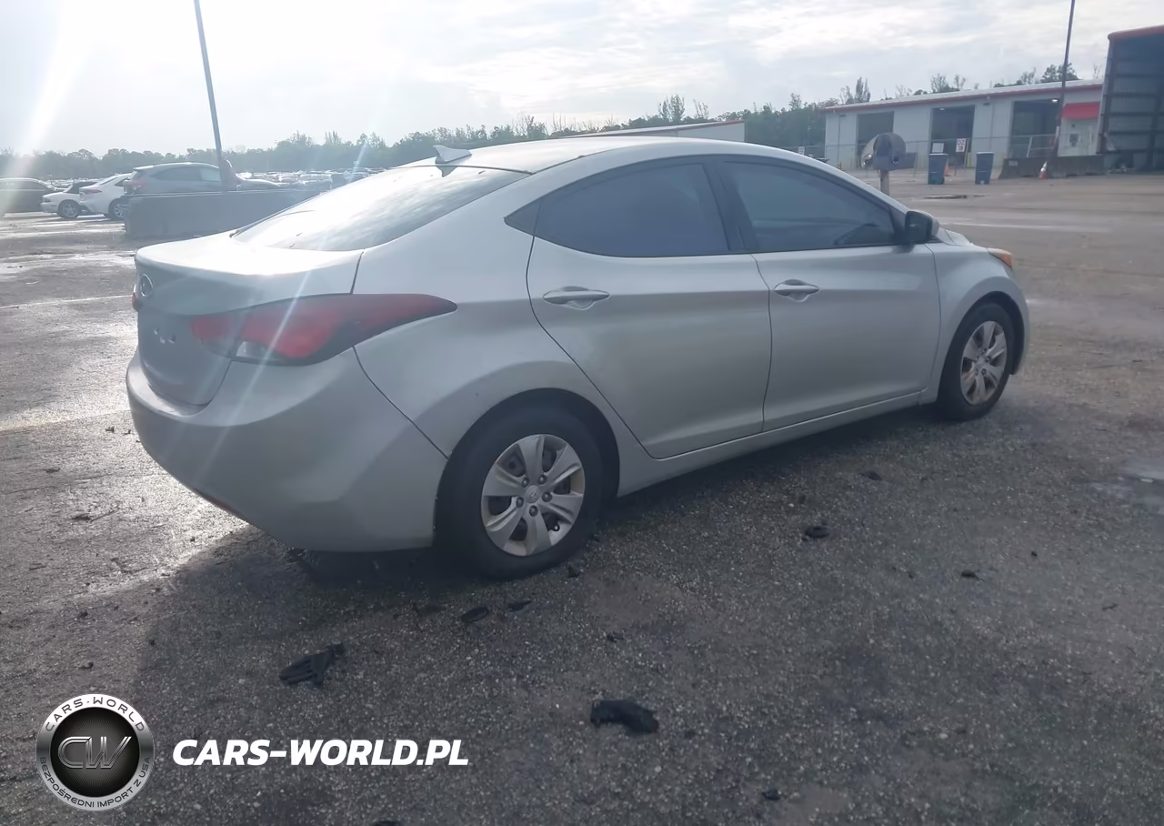 2016 Hyundai Elantra Se VIN:5NPDH4AE2GH730467 - 4