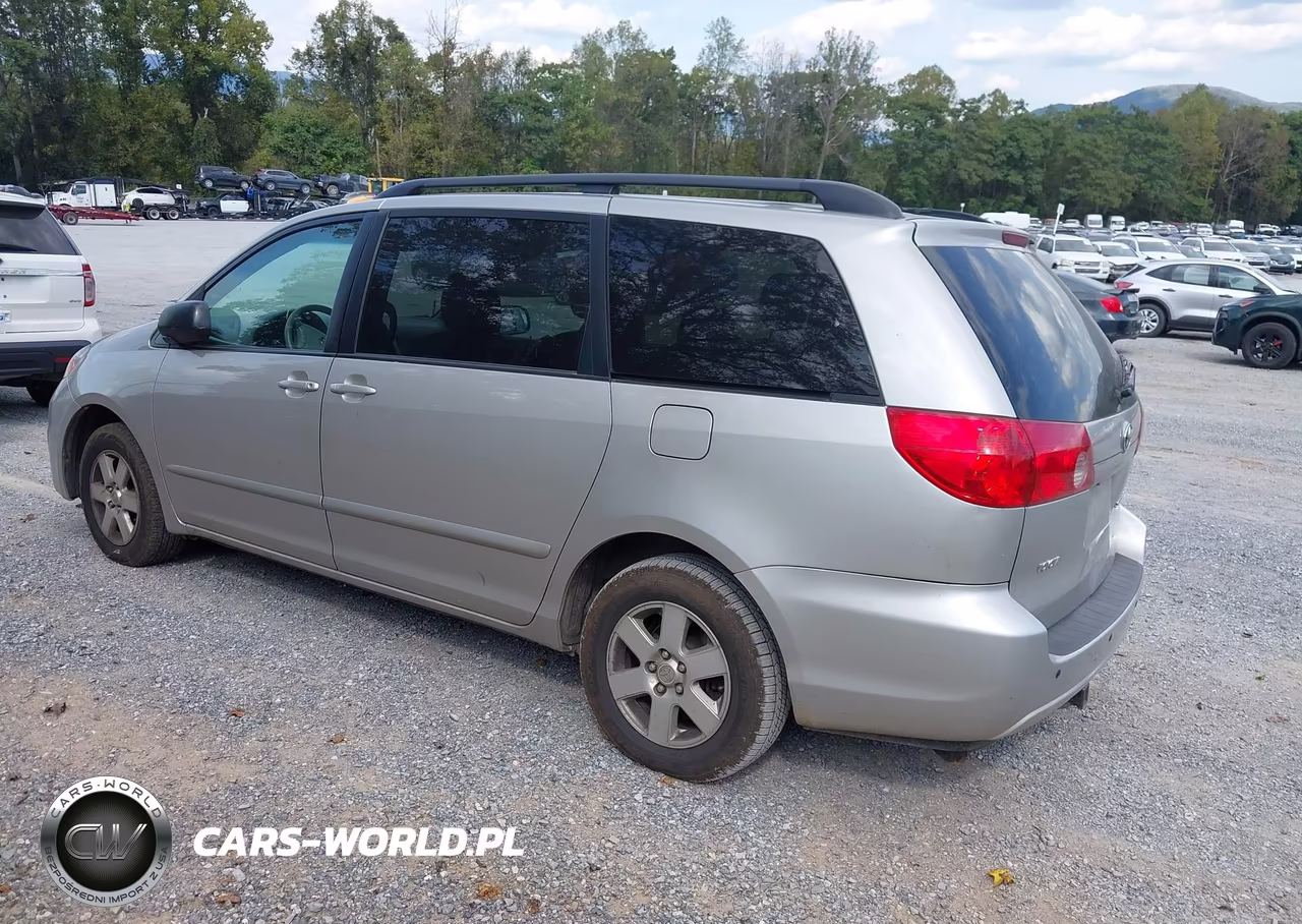 2010 Toyota Sienna Le VIN:5TDKK4CC6AS313195 - 3