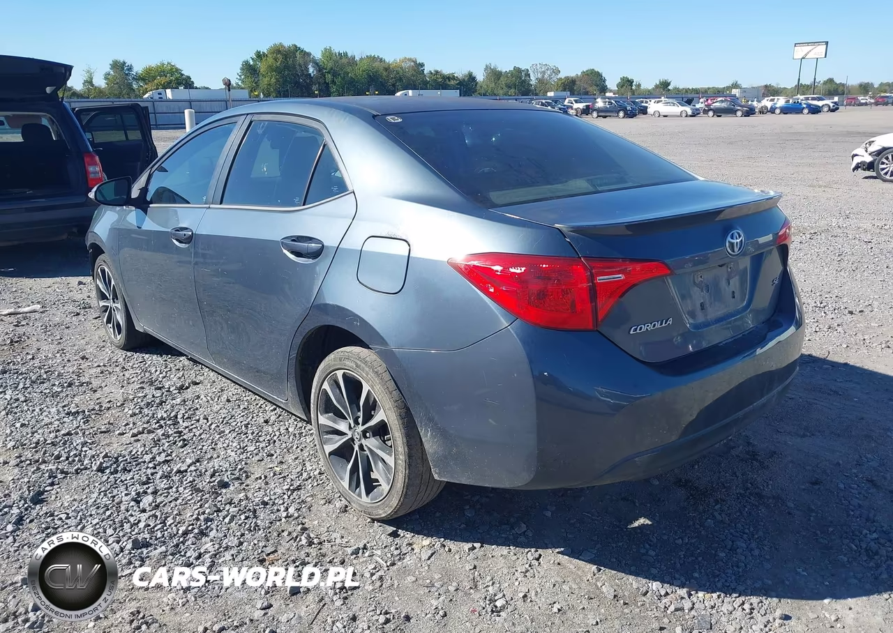 2017 Toyota Corolla Se VIN:5YFBURHE8HP640234 - 3