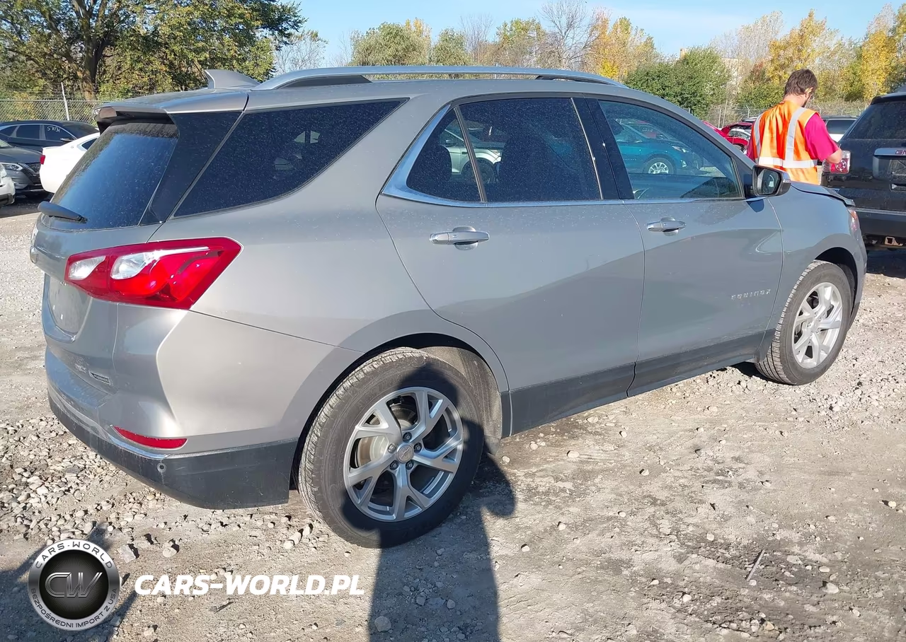 2018 Chevrolet Equinox Premier VIN:3GNAXVEVXJS619272 - 4