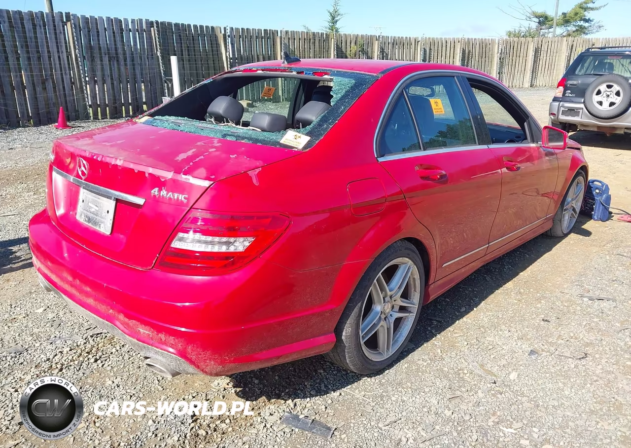 2012 Mercedes-Benz C 300 Sport 4Matic VIN:WDDGF8BB7CA733452 - 4