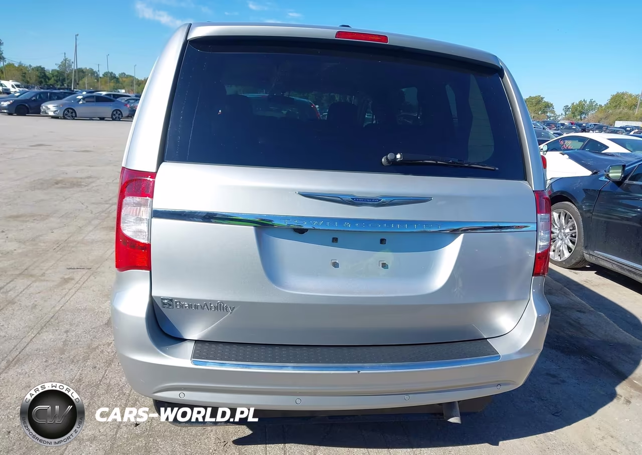 2011 Chrysler Town & Country Touring VIN:2A4RR5DG5BR766147 - 16