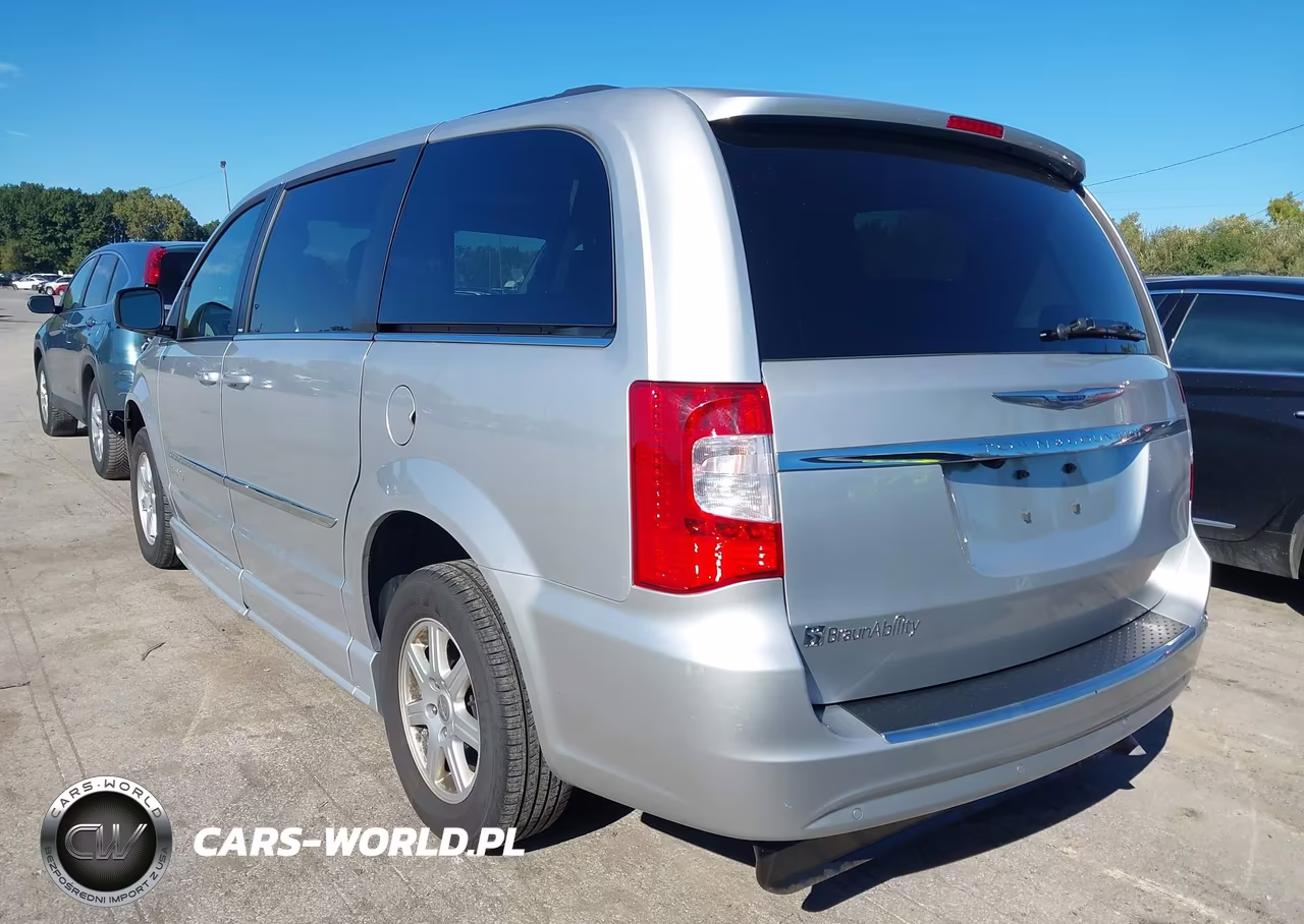 2011 Chrysler Town & Country Touring VIN:2A4RR5DG5BR766147 - 3