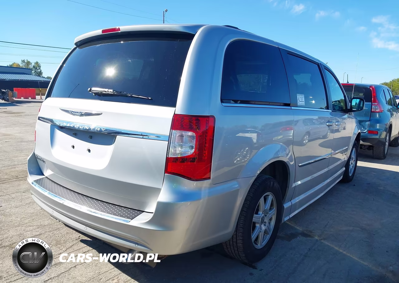 2011 Chrysler Town & Country Touring VIN:2A4RR5DG5BR766147 - 4