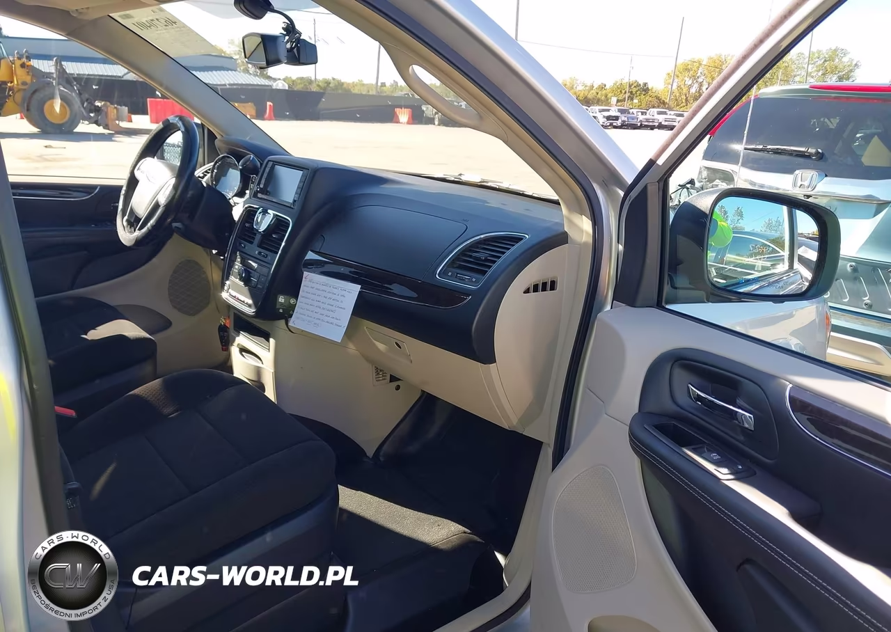 2011 Chrysler Town & Country Touring VIN:2A4RR5DG5BR766147 - 5
