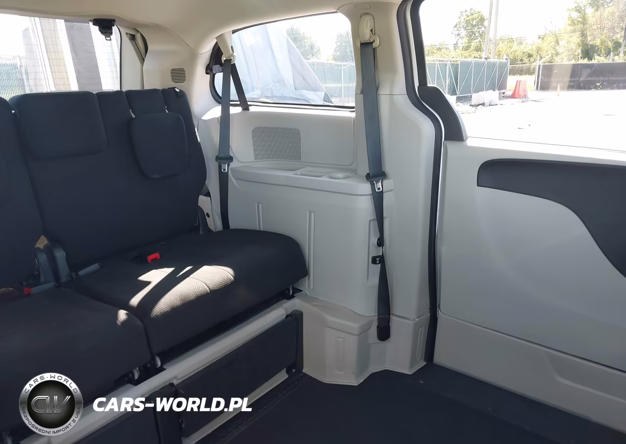 2011 Chrysler Town & Country Touring VIN:2A4RR5DG5BR766147 - 8