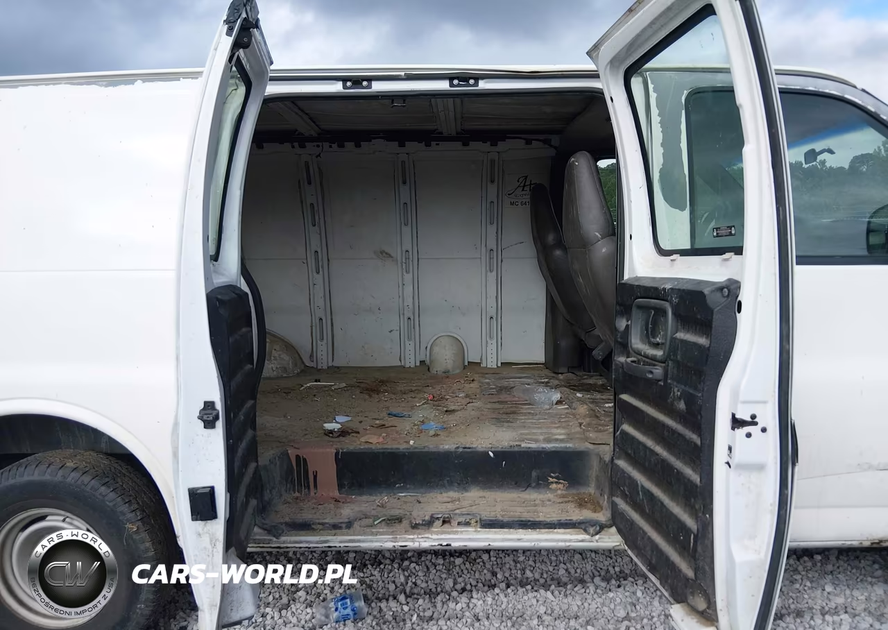 2002 Chevrolet Express VIN:1GCHG35R121160456 - 8