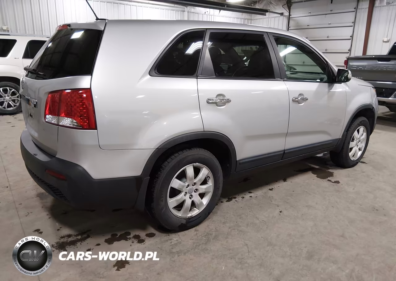 2013 Kia Sorento Lx VIN:5XYKT3A14DG413516 - 4