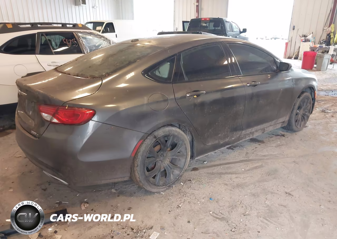 2015 Chrysler 200 S VIN:1C3CCCBGXFN572449 - 4