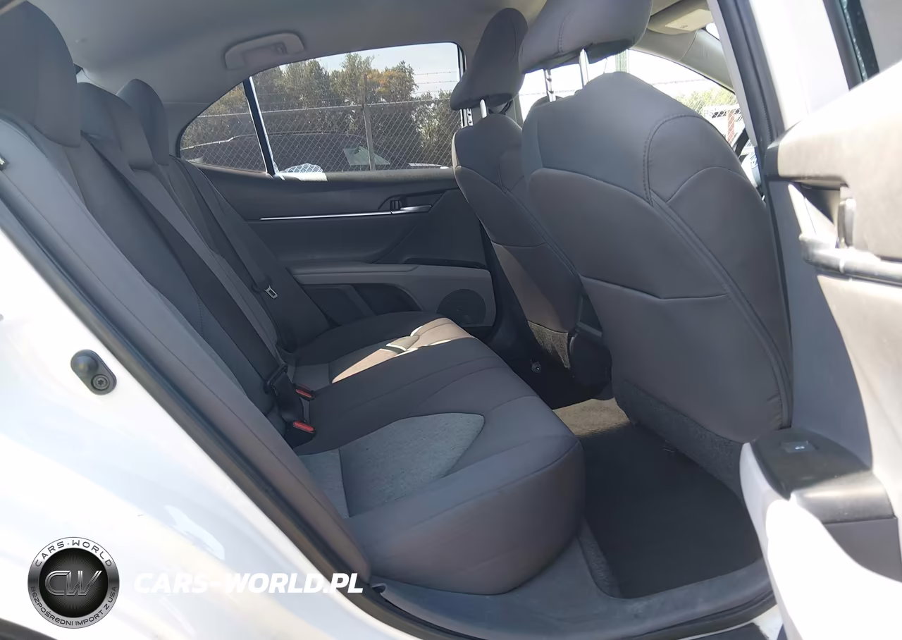 2020 Toyota Camry Le VIN:4T1C11AK3LU384851 - 8