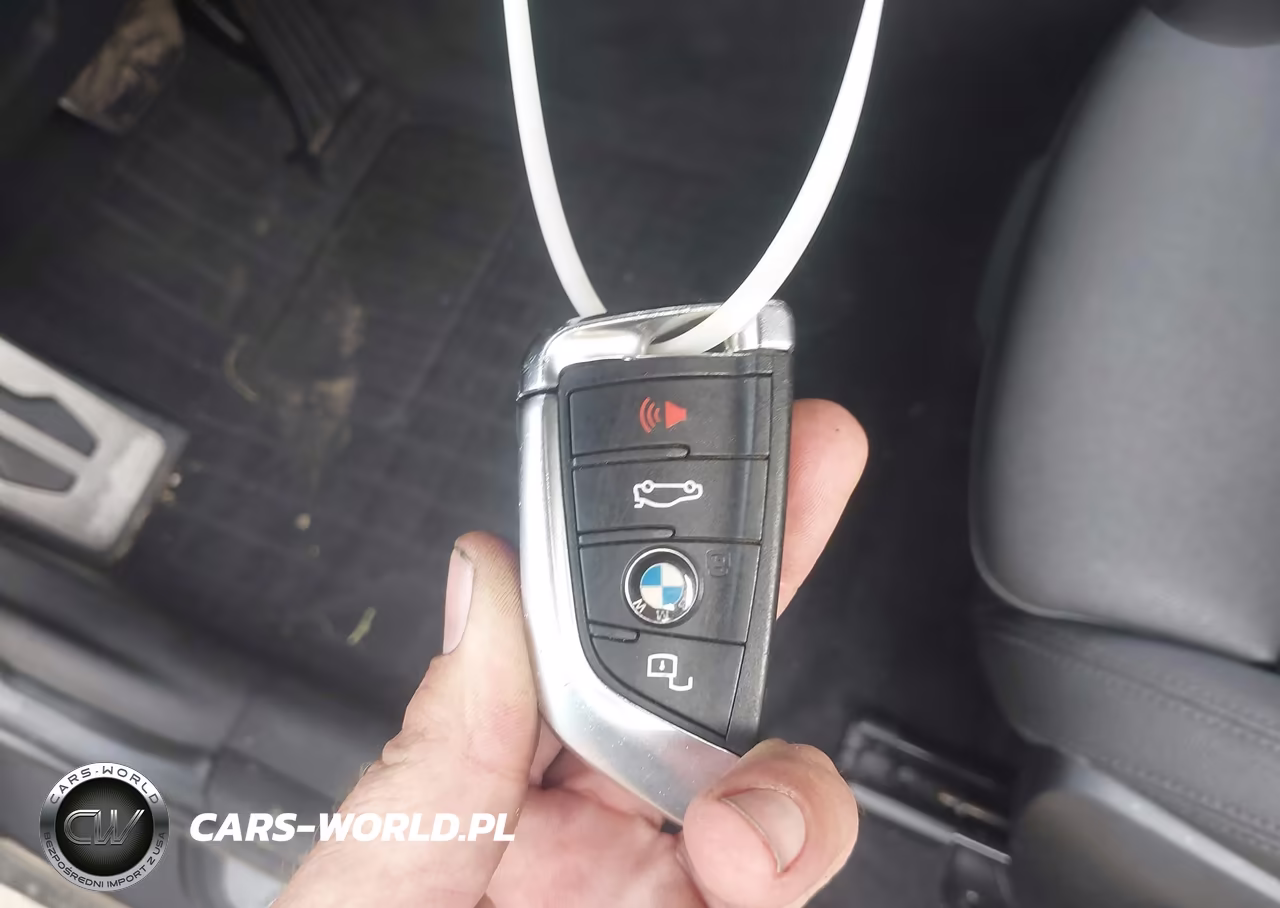2020 BMW 330I xDrive VIN:3MW5R7J04L8B19910 - 11
