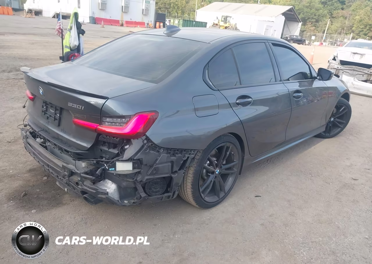2020 BMW 330I xDrive VIN:3MW5R7J04L8B19910 - 4