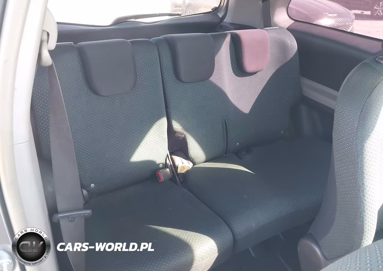 2007 Toyota Yaris VIN:JTDJT923175109328 - 8