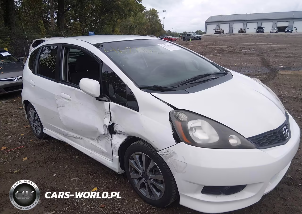2013 Honda Fit Sport VIN:JHMGE8H52DC005816 - 6