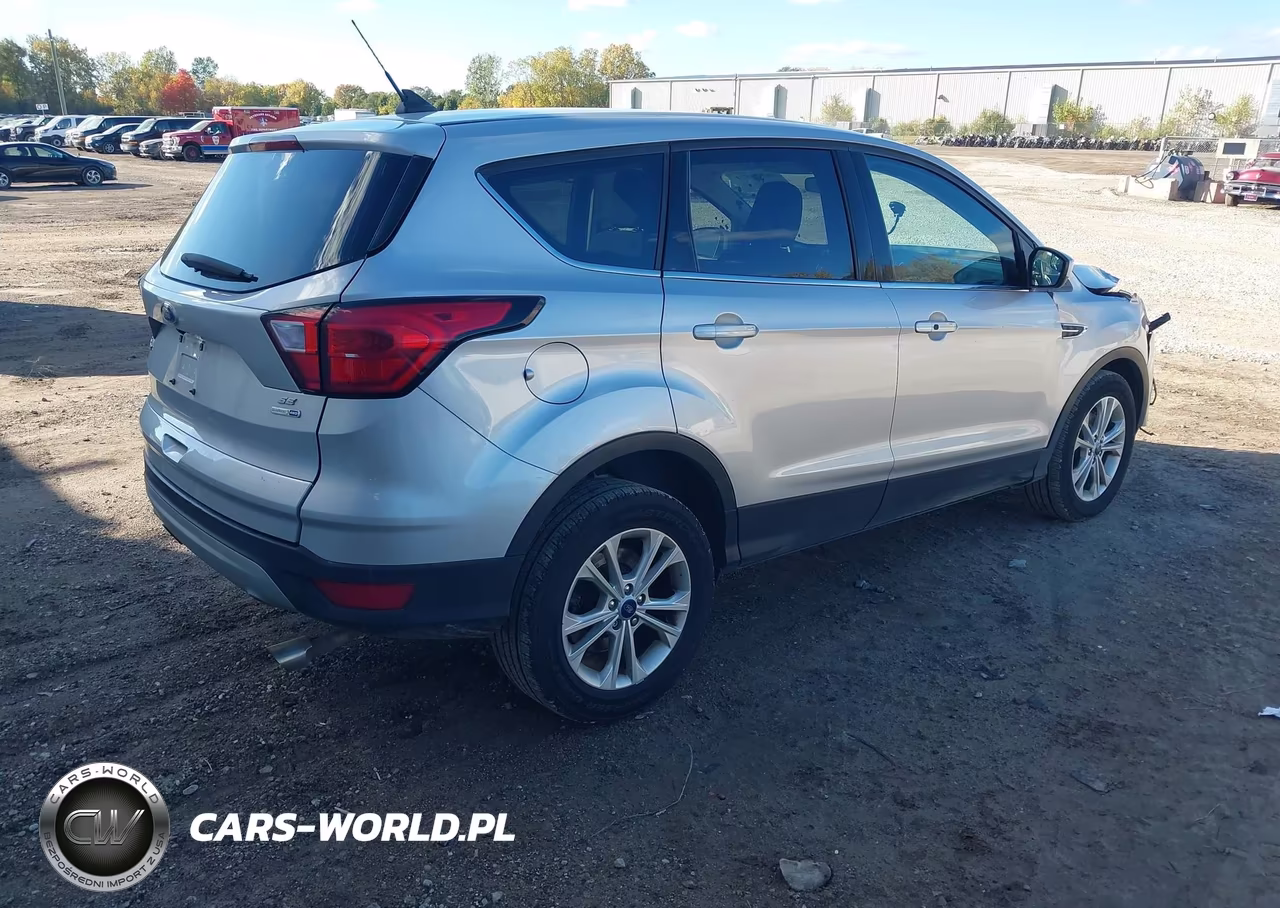 2019 Ford Escape Se VIN:1FMCU9GD2KUB54991 - 4