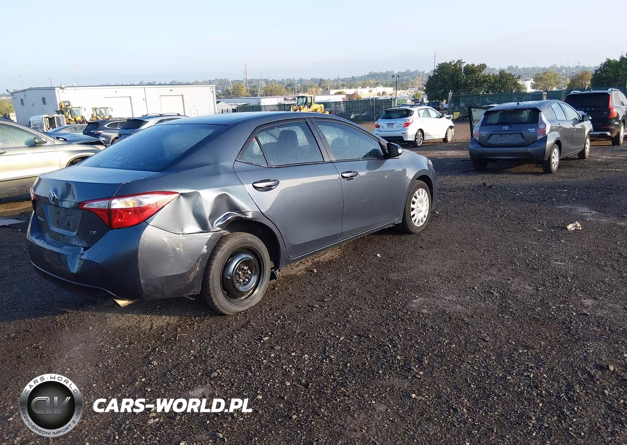 2015 Toyota Corolla Le VIN:2T1BURHE6FC467360 - 4