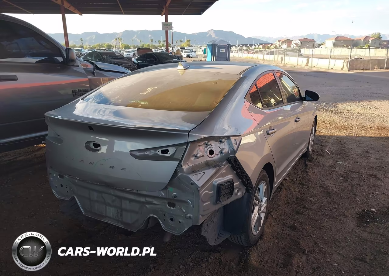 2020 Hyundai Elantra Sel VIN:5NPD84LF6LH596272 - 4