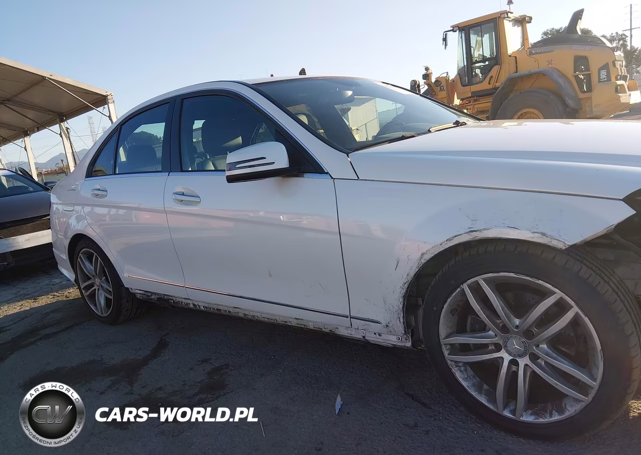 2014 Mercedes-Benz C 250 Sport VIN:WDDGF4HB9EA968132 - 15