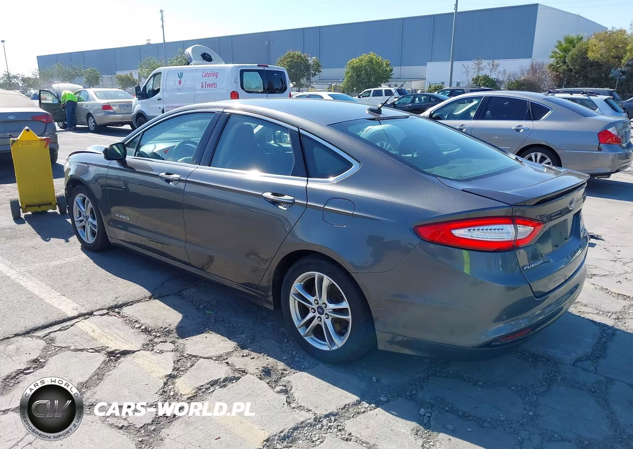 2016 Ford Fusion Hybrid Titanium VIN:3FA6P0RU3GR166377 - 3