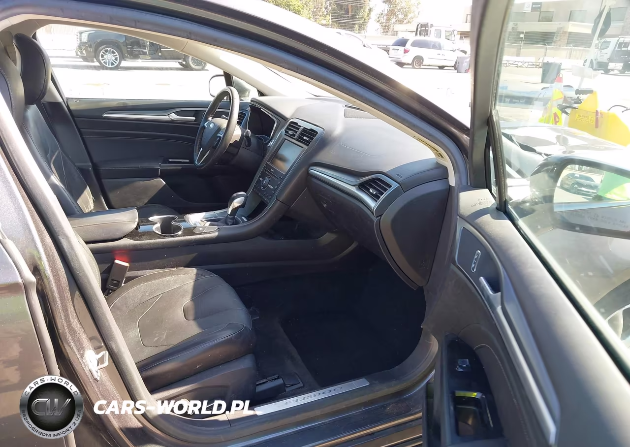 2016 Ford Fusion Hybrid Titanium VIN:3FA6P0RU3GR166377 - 5