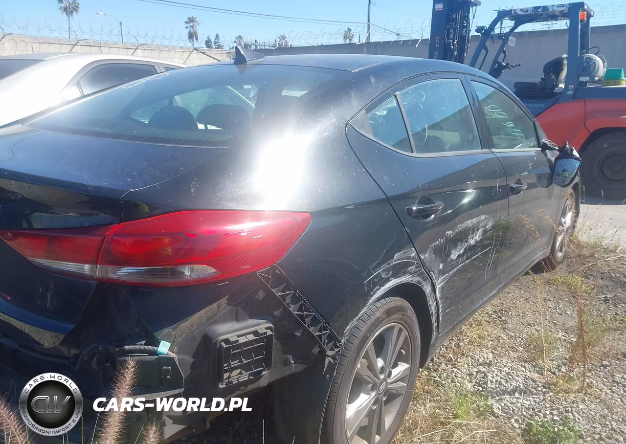 2018 Hyundai Elantra Sel VIN:5NPD84LF7JH231791 - 4