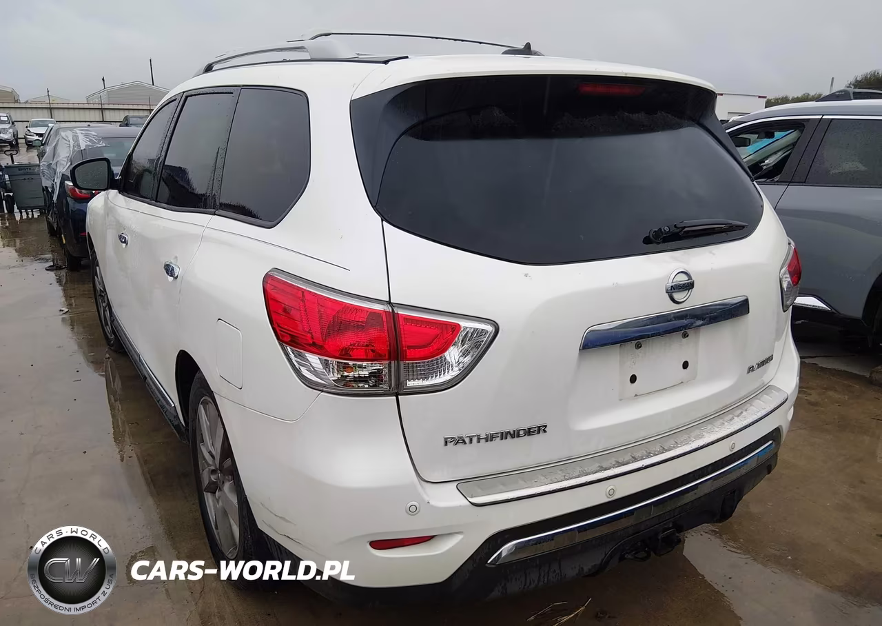 2015 Nissan Pathfinder Platinum VIN:5N1AR2MN4FC626763 - 3
