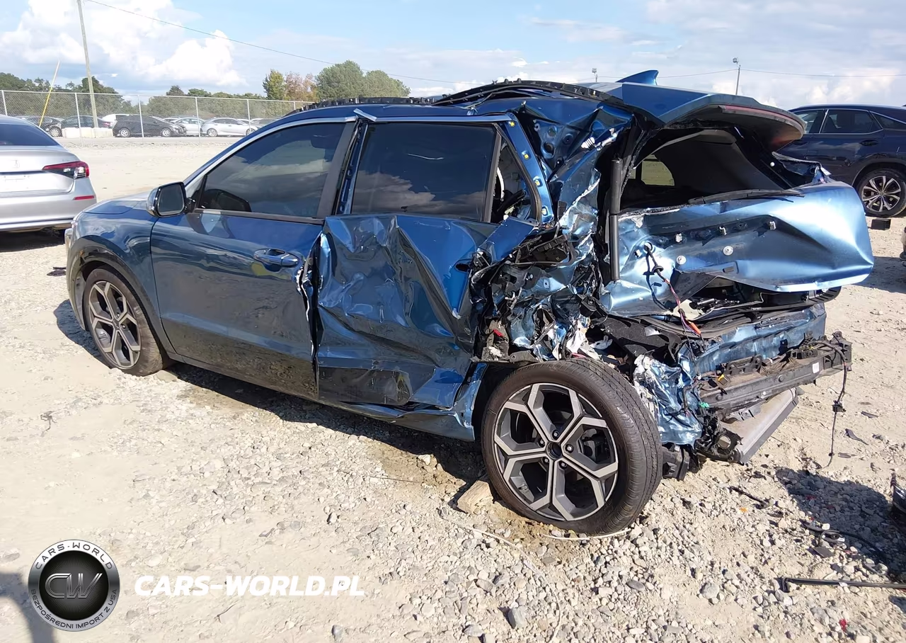 2023 Kia Niro Sx Touring VIN:KNDCT3LE4P5061233 - 3