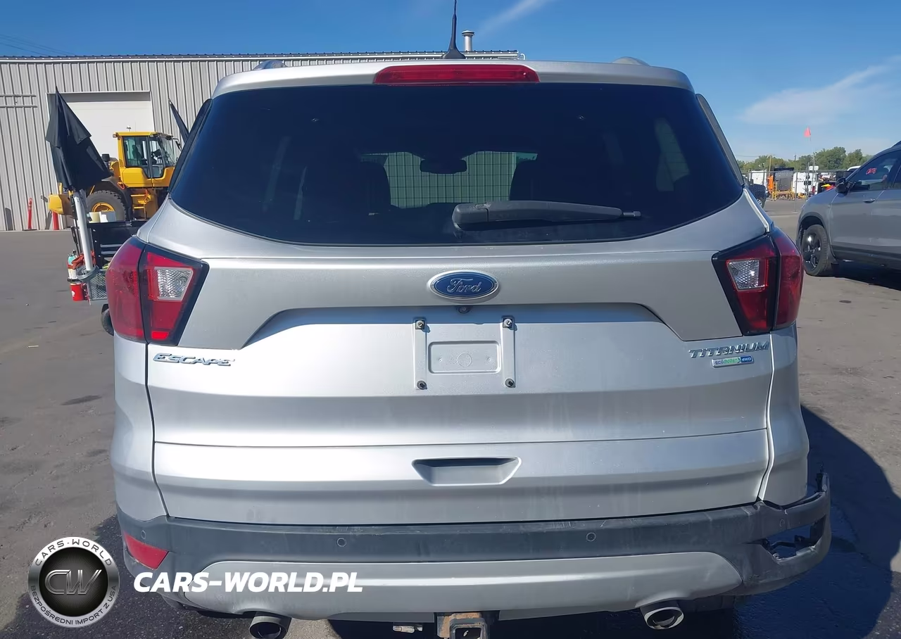 2019 Ford Escape Titanium VIN:1FMCU9J98KUA42314 - 16