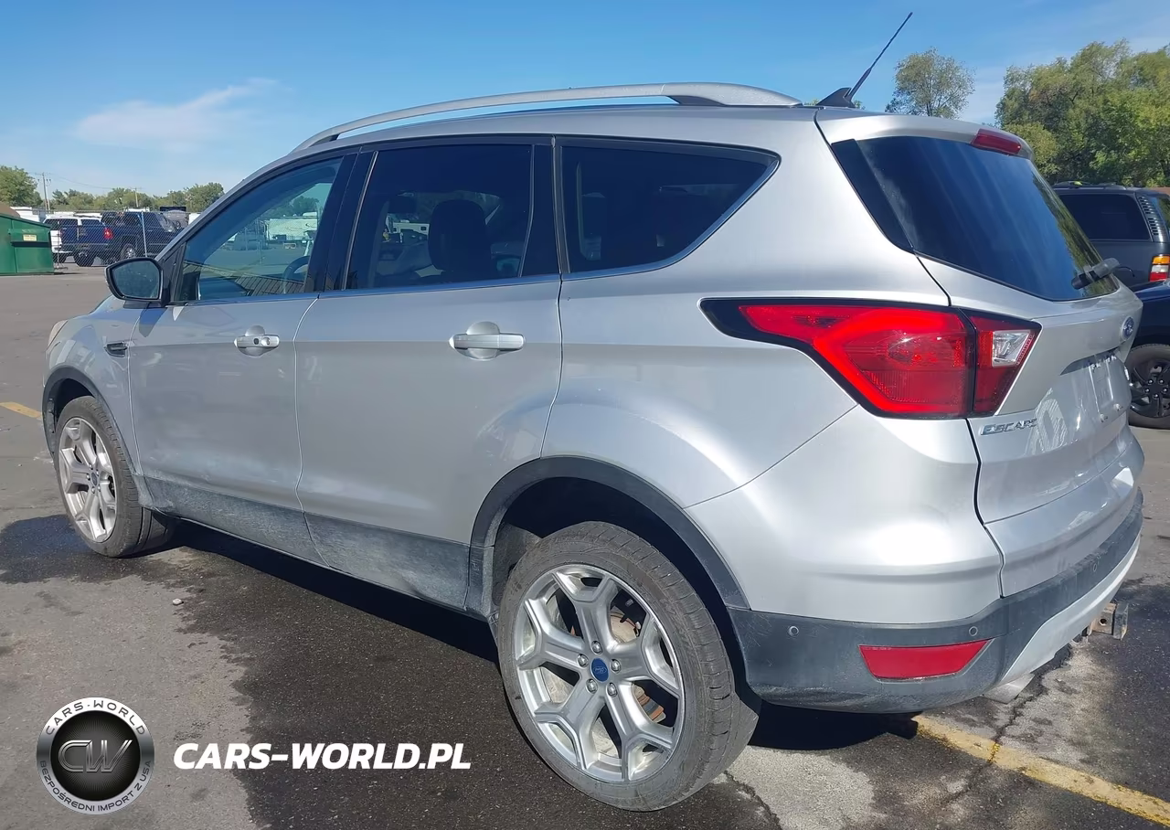 2019 Ford Escape Titanium VIN:1FMCU9J98KUA42314 - 3