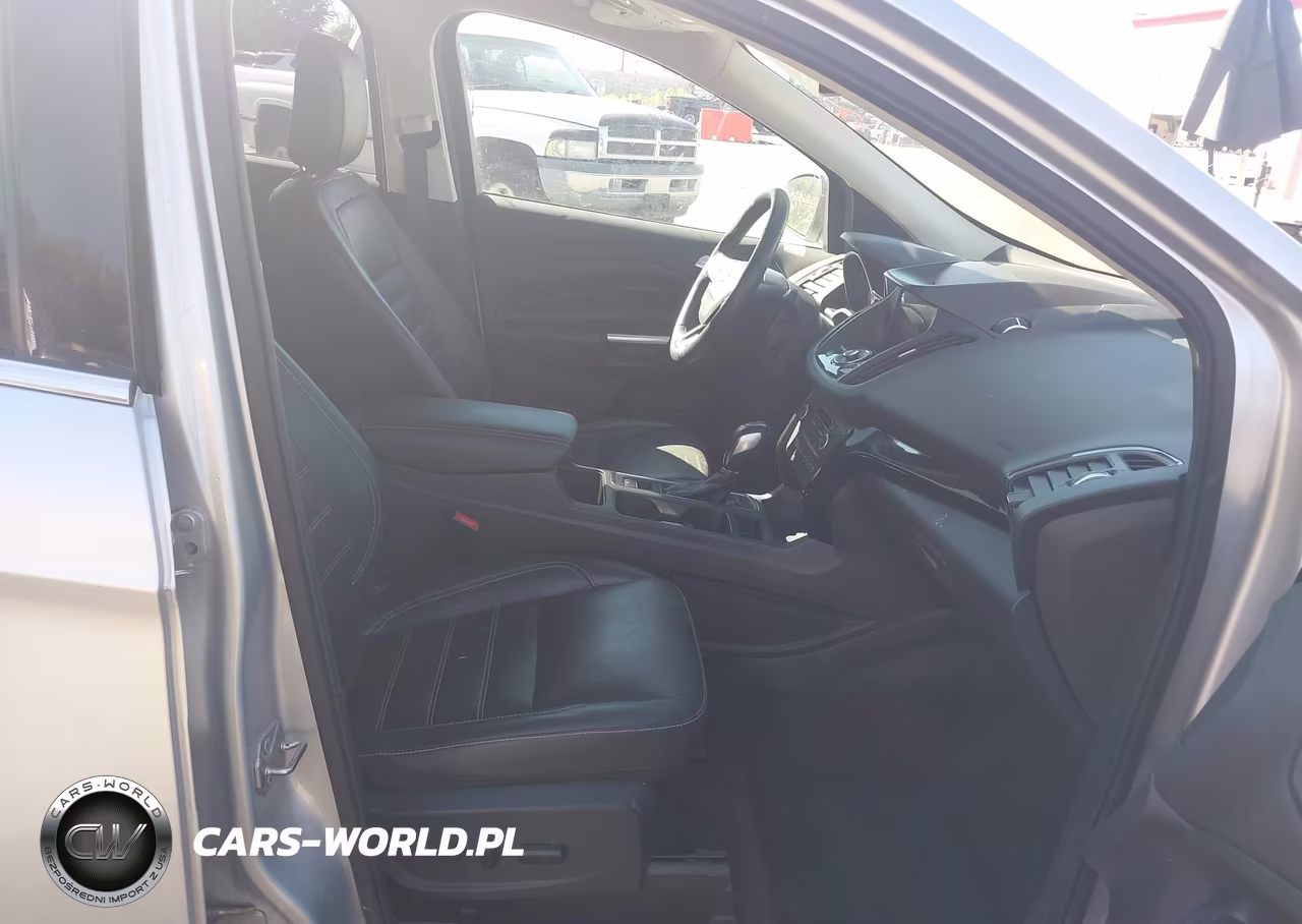 2019 Ford Escape Titanium VIN:1FMCU9J98KUA42314 - 5