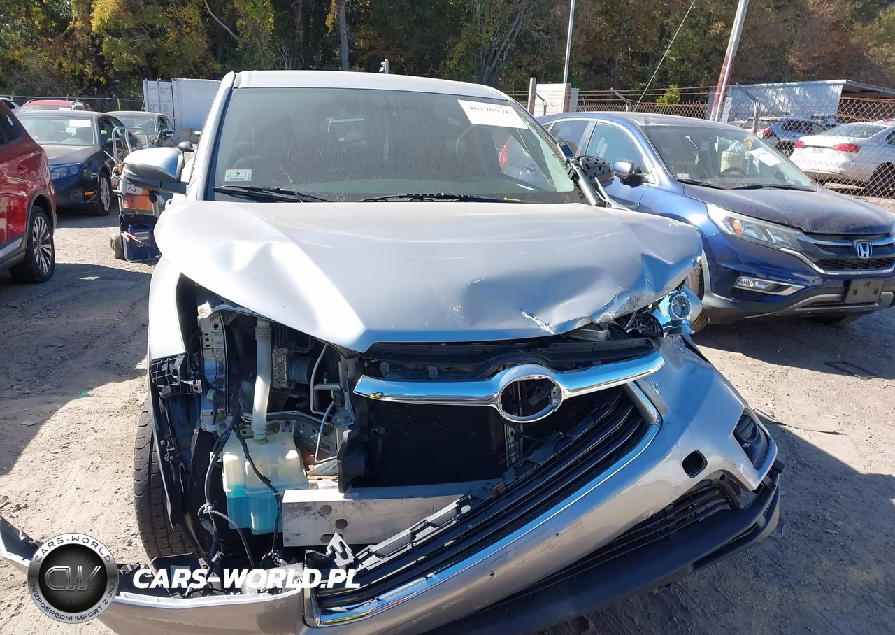 2014 Toyota Highlander Le V6 VIN:5TDBKRFH1ES054139 - 12