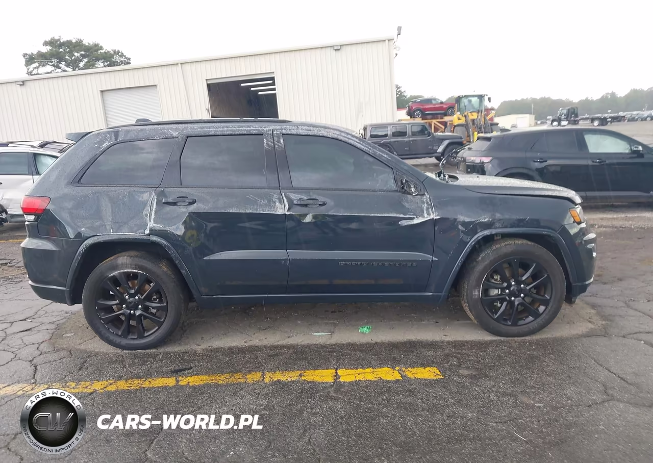 2018 Jeep Grand Cherokee Altitude 4X2 VIN:1C4RJEAG2JC428553 - 13
