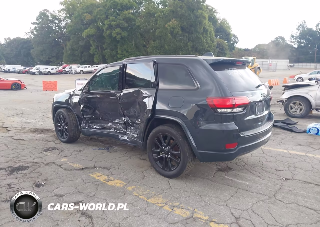 2018 Jeep Grand Cherokee Altitude 4X2 VIN:1C4RJEAG2JC428553 - 3