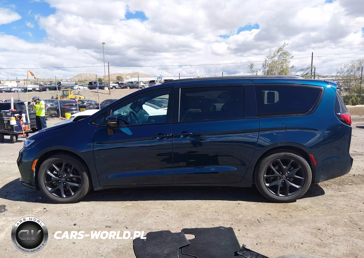 2025 Chrysler Pacifica Limited VIN:2C4RC1GG4SR593099 - 13
