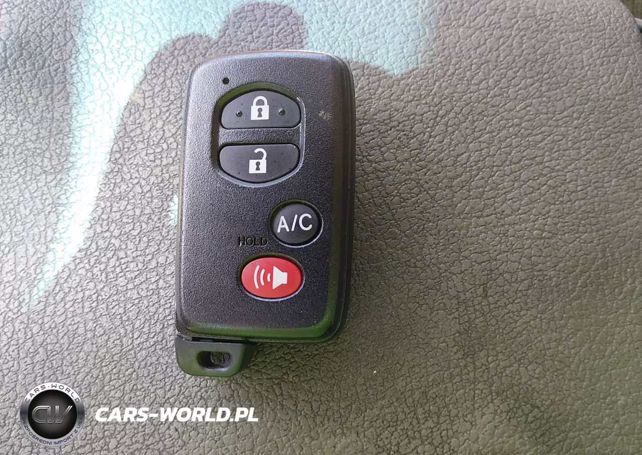 2014 Toyota Prius Three VIN:JTDKN3DU7E1792819 - 11